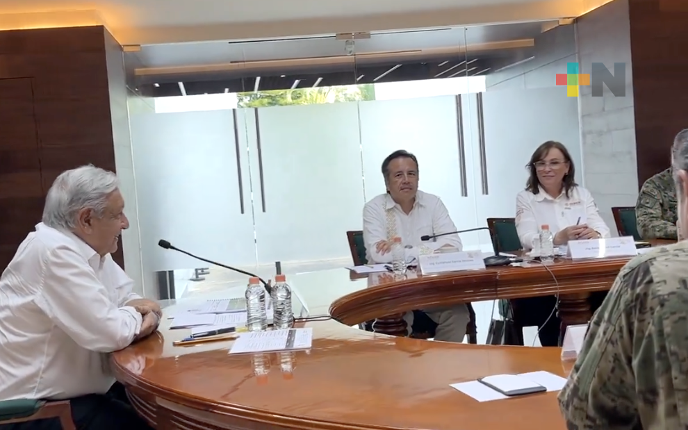 AMLO ya está en Coatzacoalcos, confirma renuncia de Rocío Nahle a Sener